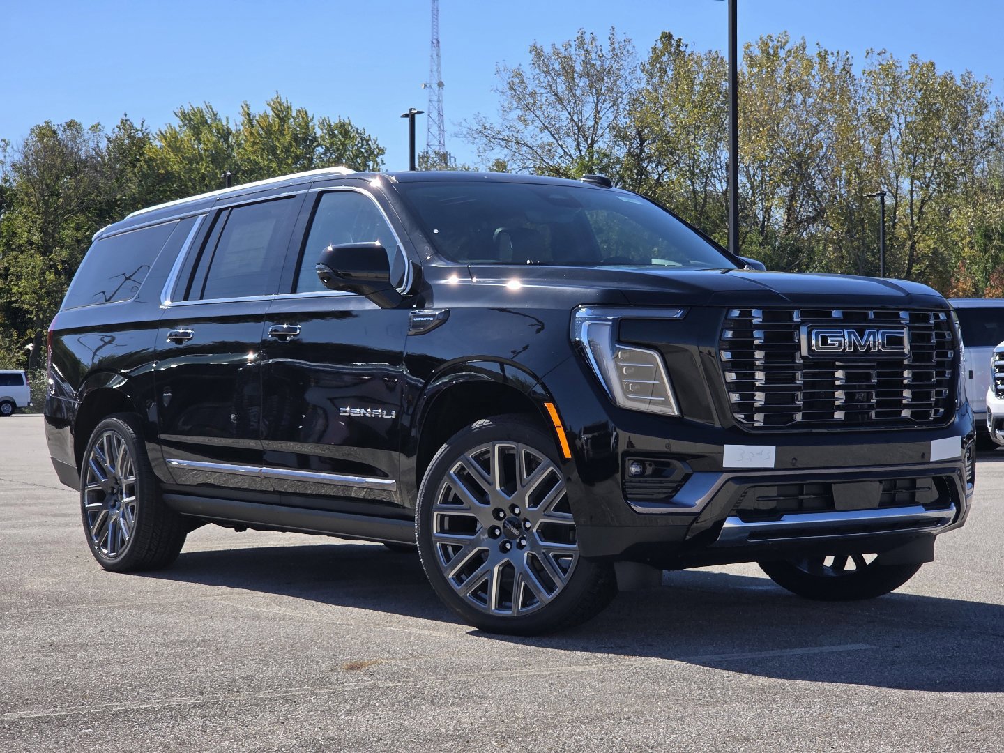 New 2026 GMC Yukon XL Denali Ultimate w/ LPO, Floor Liner Package AWD/4WD image 3