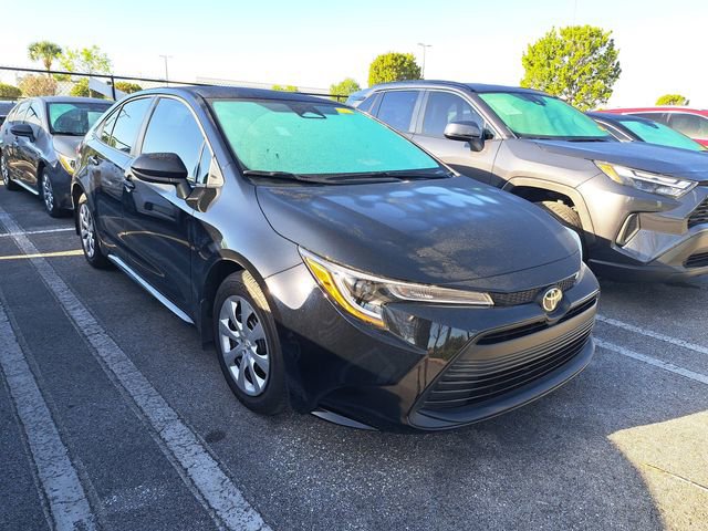 Used 2025 Toyota Corolla LE image 3