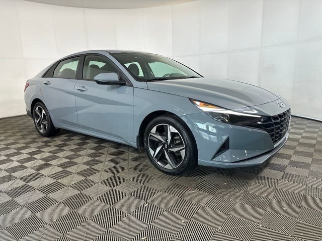Certified 2023 Hyundai Elantra SEL w/ Convenience Package image 2