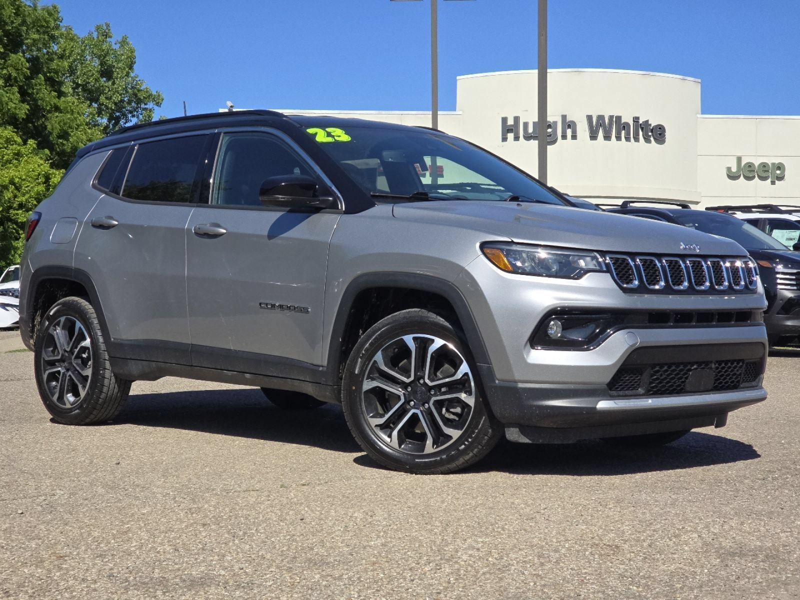 Used 2023 Jeep Compass Limited AWD/4WD image 2