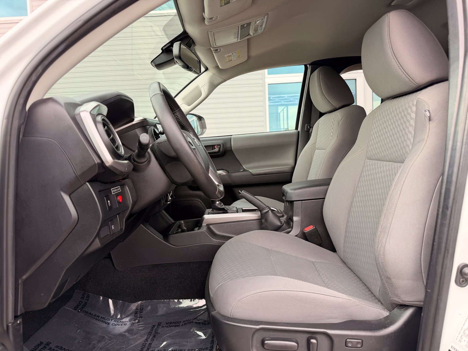 Used 2022 Toyota Tacoma SR5 AWD/4WD image 15