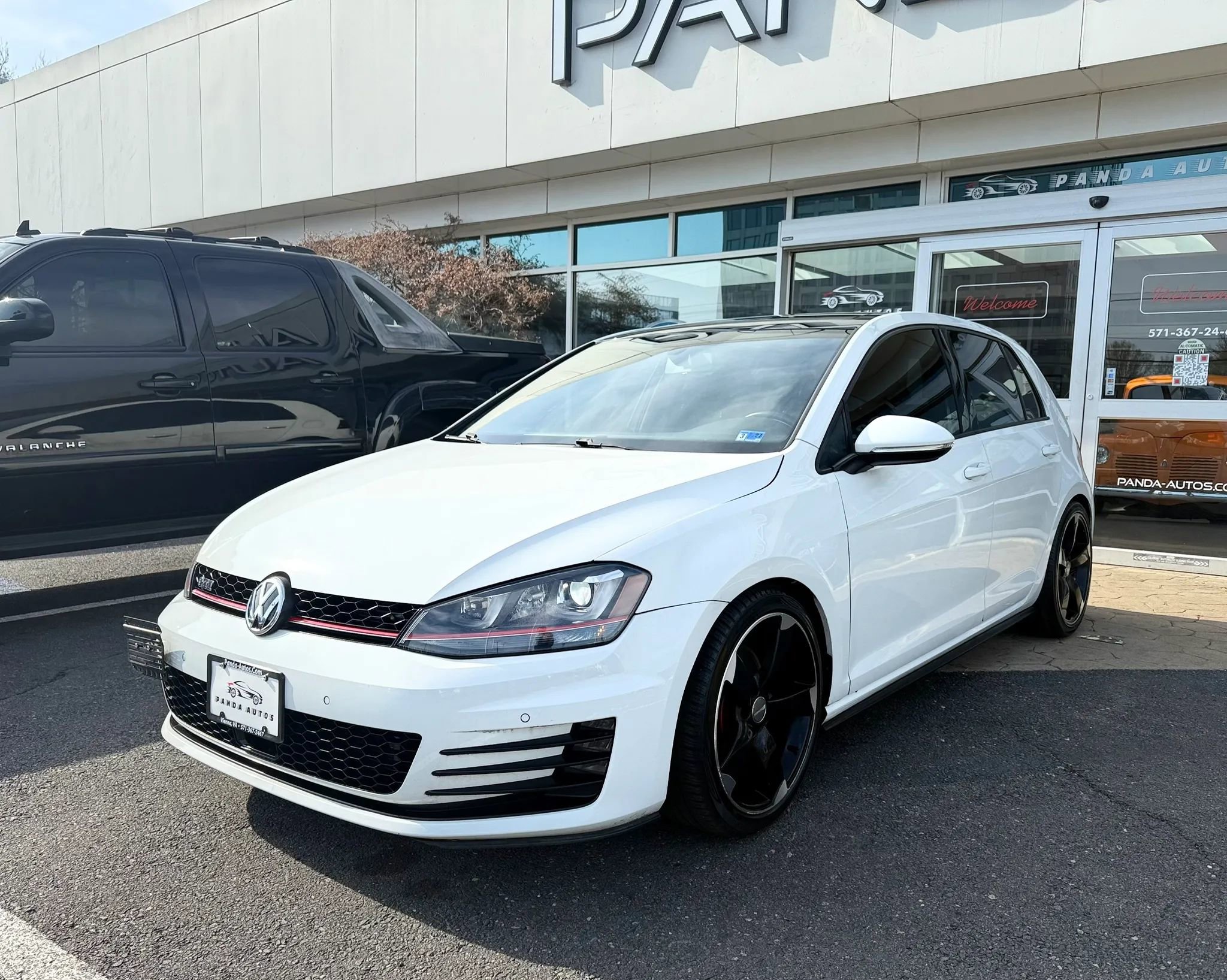 Used 2015 Volkswagen GTI SE image 3