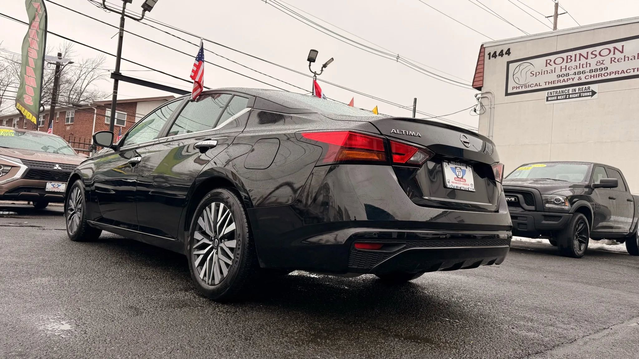 Used 2025 Nissan Altima 2.5 SV image 8