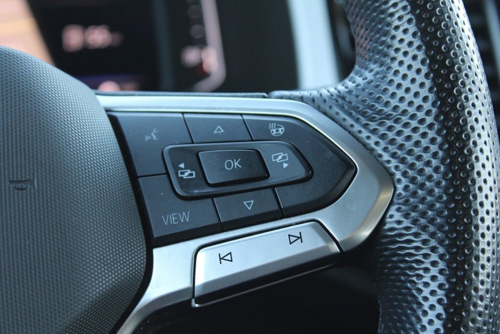 Used 2022 Volkswagen Atlas Cross Sport SEL Premium R-Line image 34