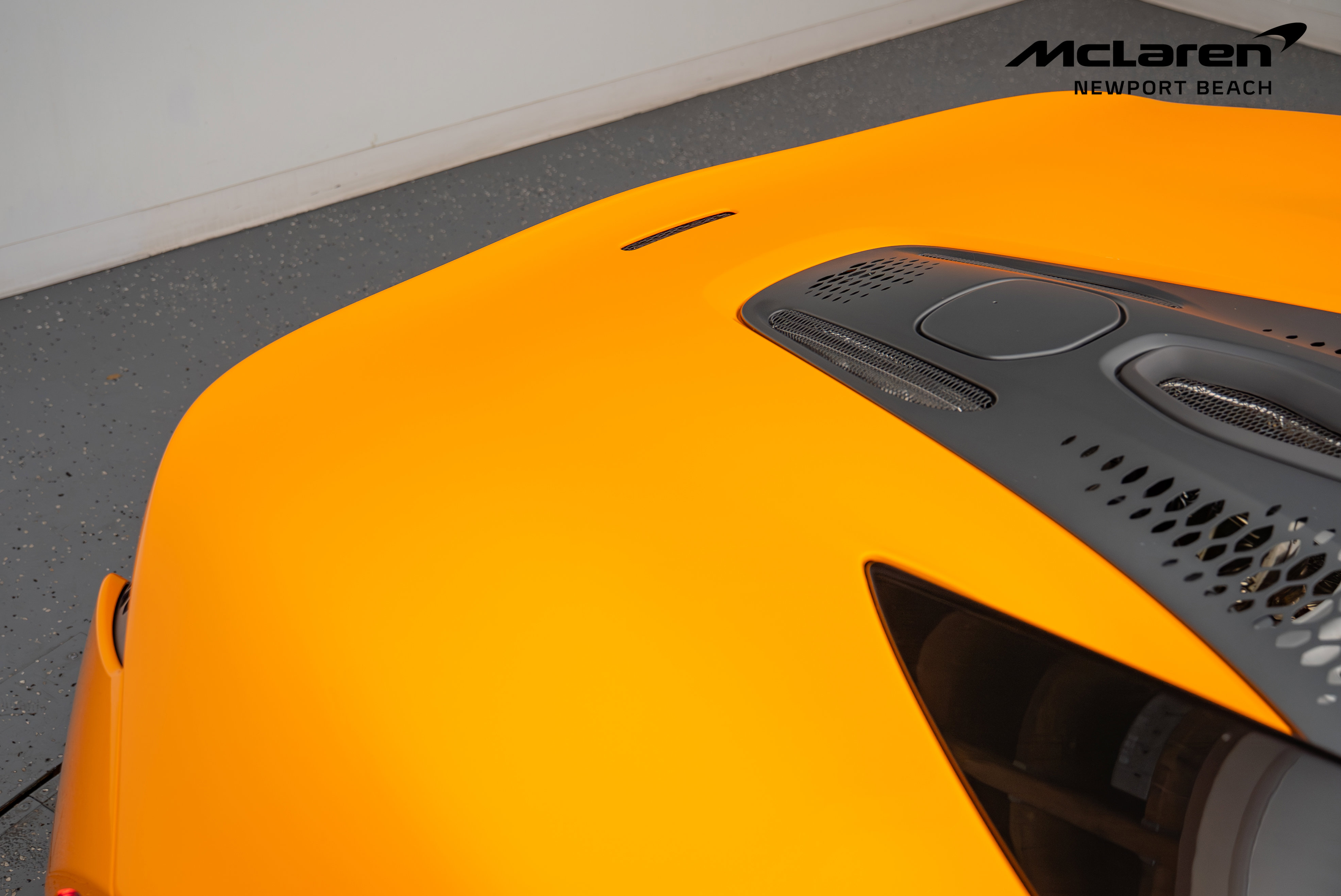 Used 2023 McLaren Artura image 7