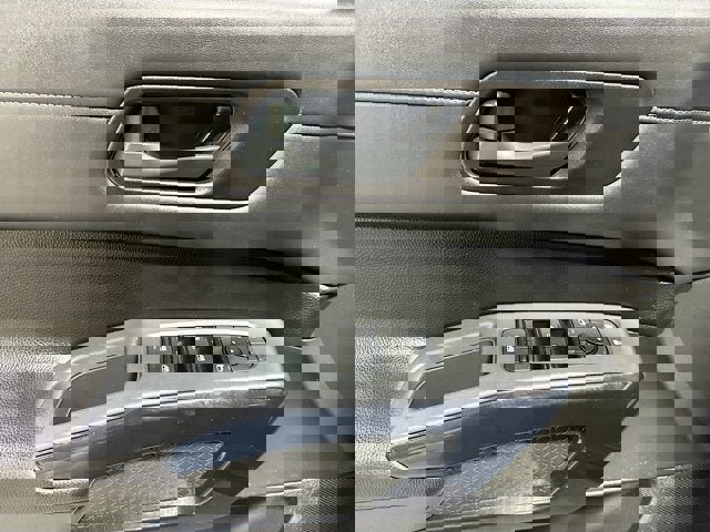 Certified 2024 Nissan Pathfinder SV image 14