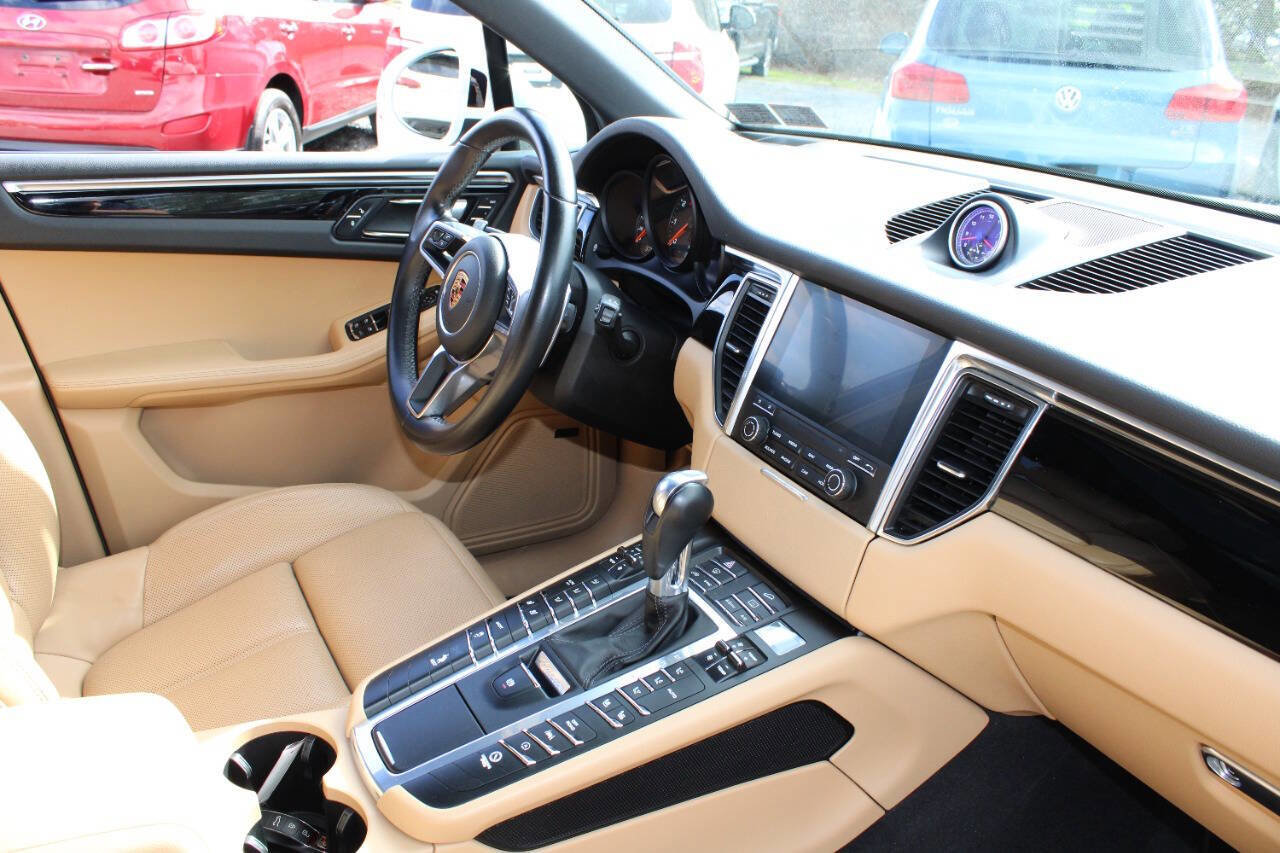 Used 2017 Porsche Macan image 12