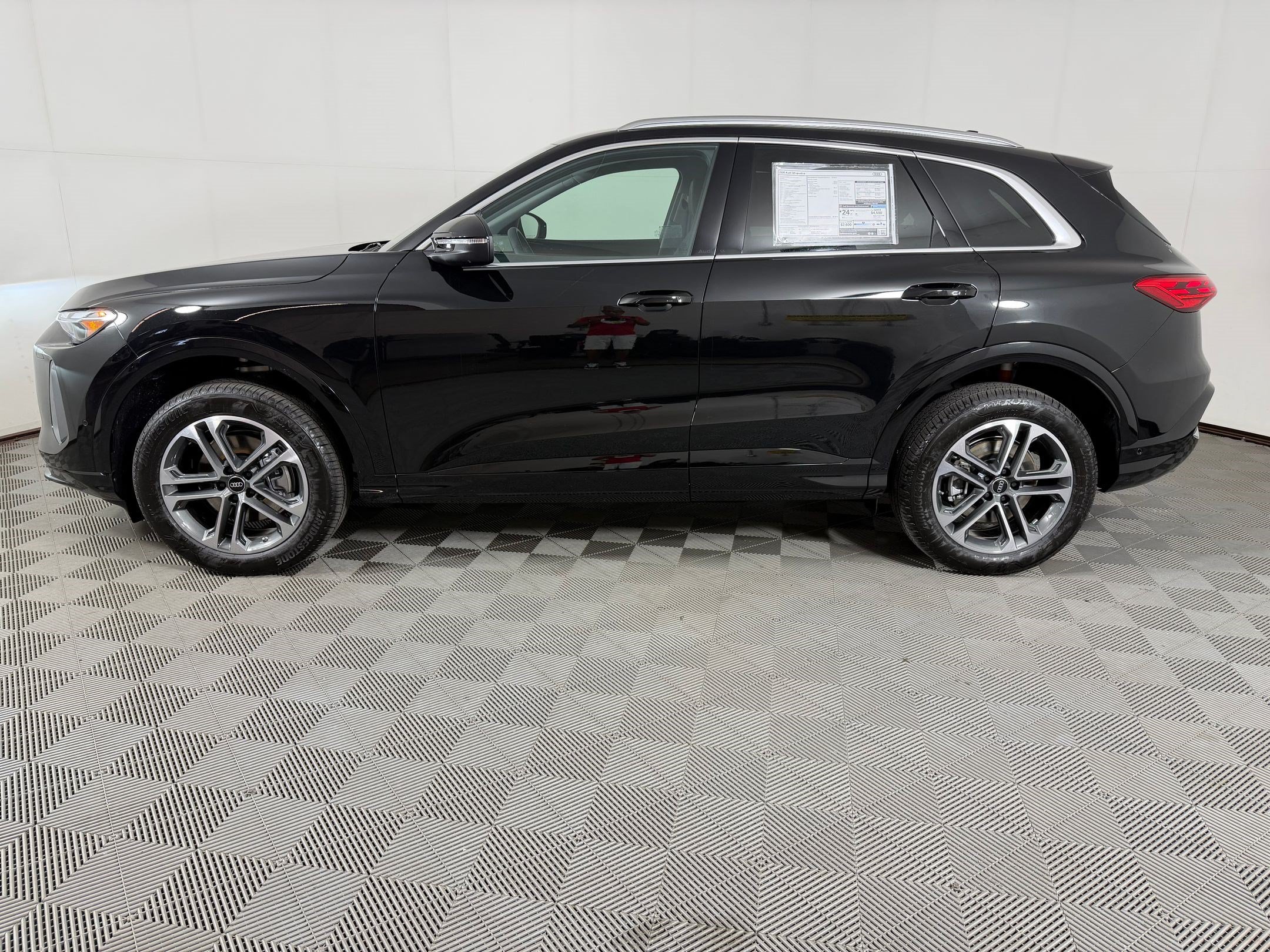 New 2026 Audi Q5 Premium AWD/4WD image 2