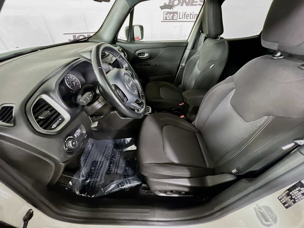 Used 2021 Jeep Renegade Latitude AWD/4WD image 24