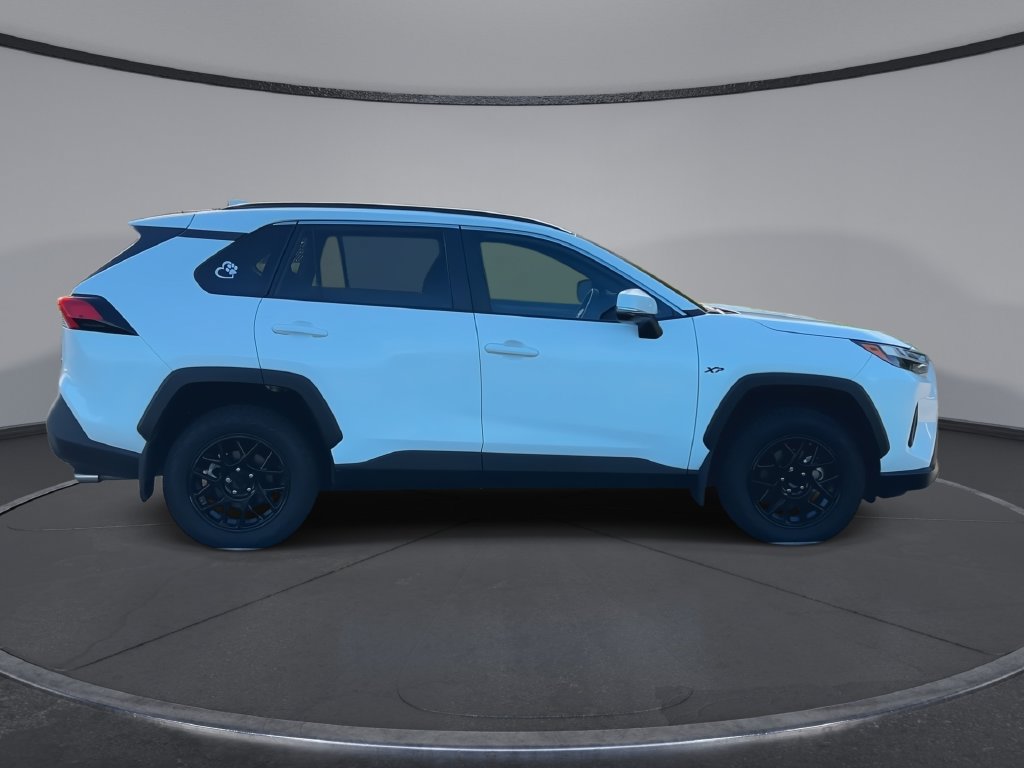 Certified 2025 Toyota RAV4 XLE FWD image 9