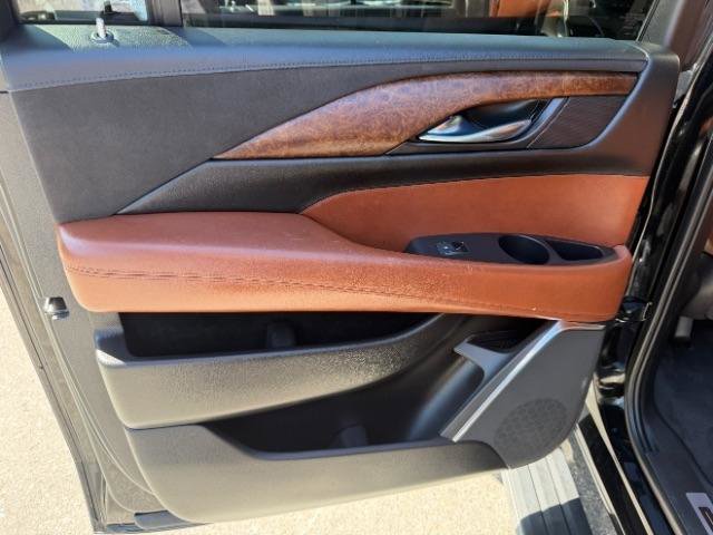 Used 2015 Cadillac Escalade ESV Premium AWD/4WD image 30