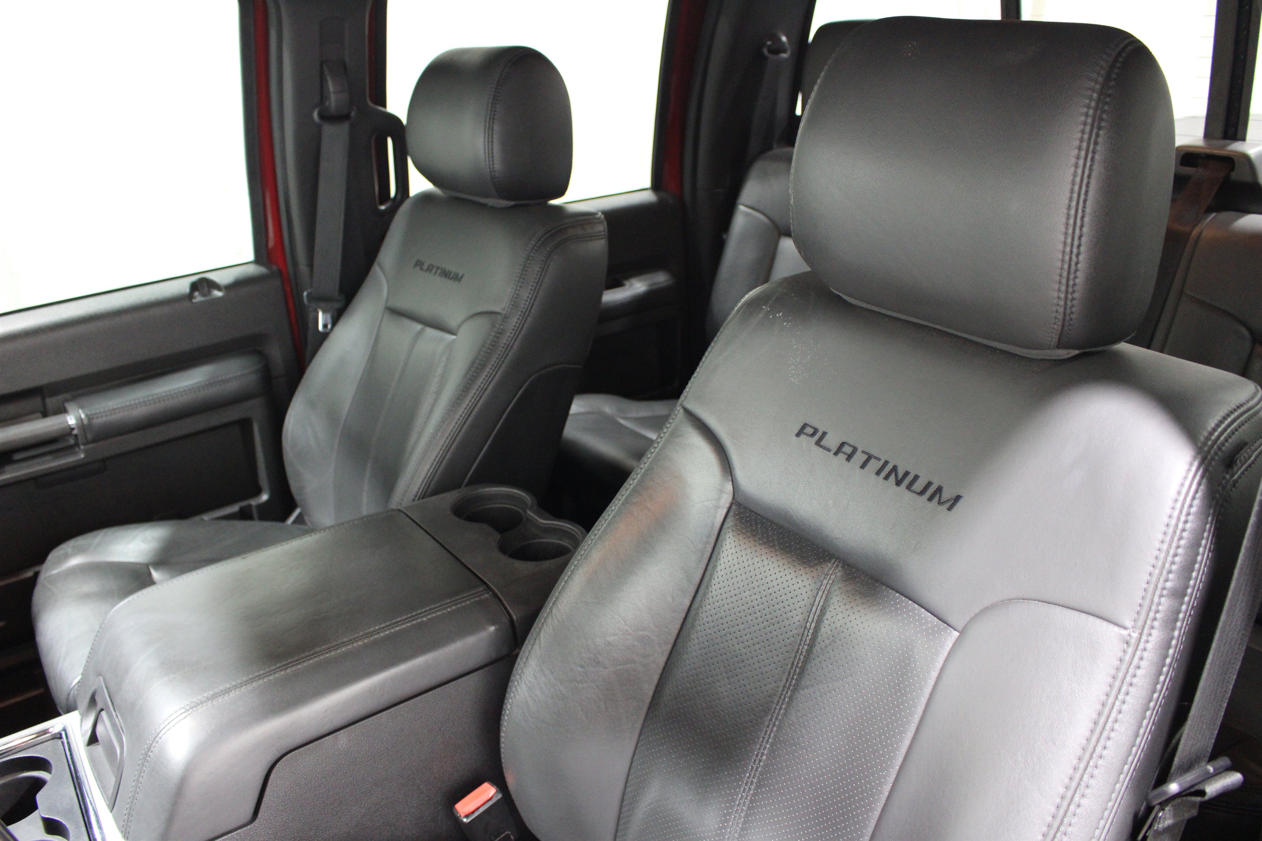 Used 2013 Ford F250 Platinum w/ FX4 Off Road Pkg AWD/4WD image 4