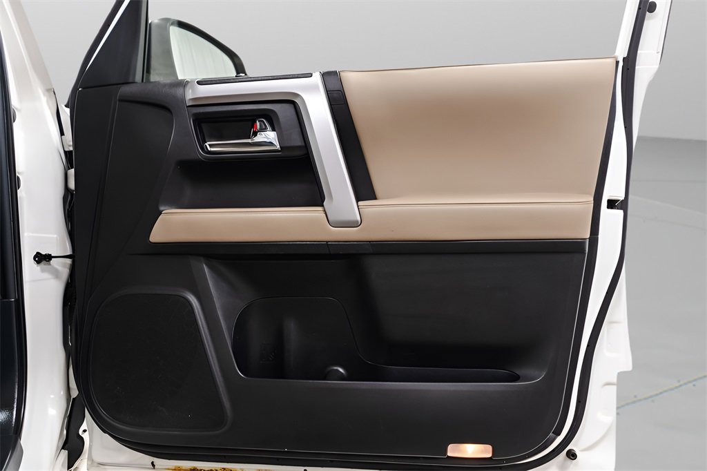 Used 2020 Toyota 4Runner 4WD image 37