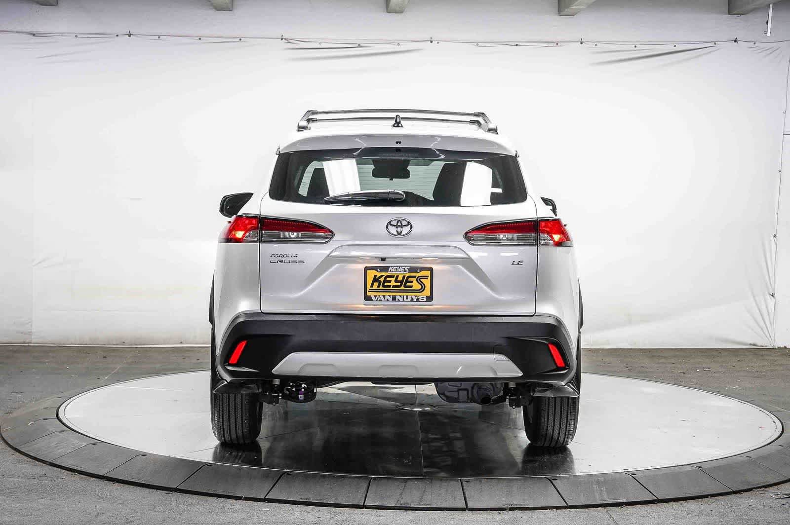 Certified 2025 Toyota Corolla Cross LE FWD image 6