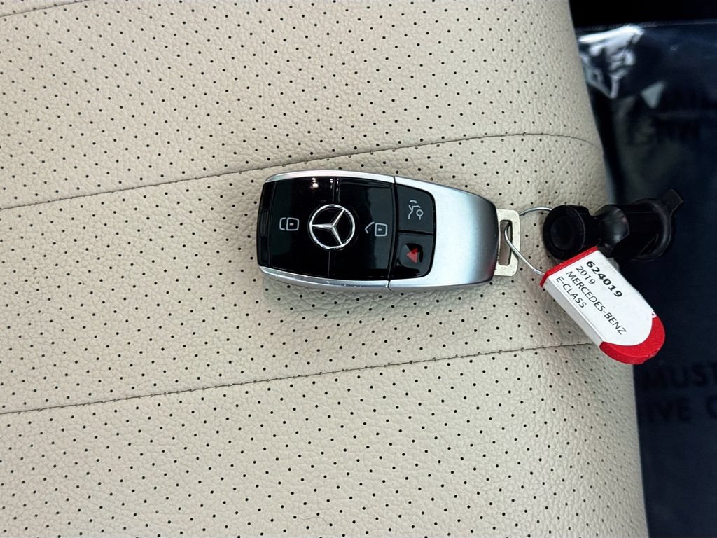 Used 2019 Mercedes-Benz E 300 image 42