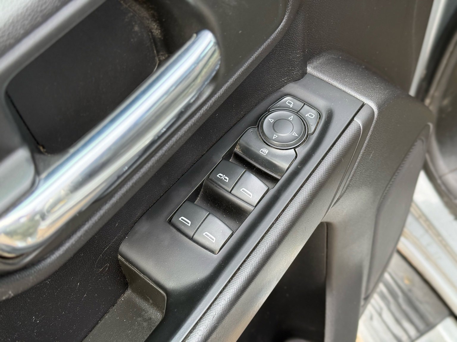 Used 2023 Chevrolet Silverado 1500 Custom image 12