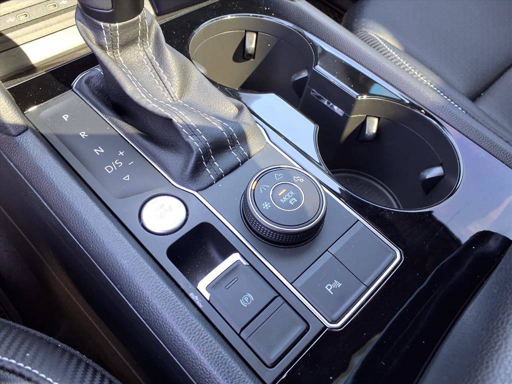 Used 2023 Volkswagen Atlas Cross Sport SEL R-Line image 7