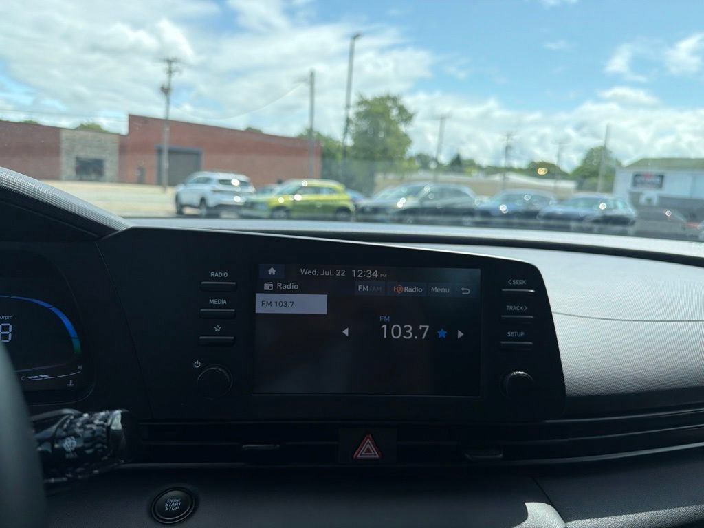 Certified 2025 Hyundai Elantra Sport FWD image 23