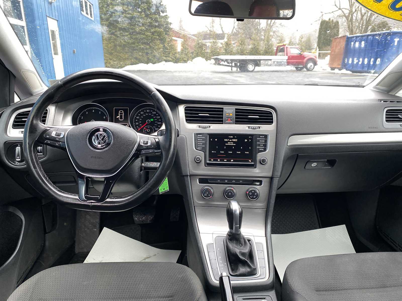 Used 2016 Volkswagen Golf S FWD image 6