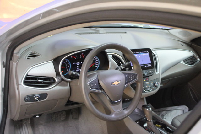 Used 2020 Chevrolet Malibu LS FWD image 14