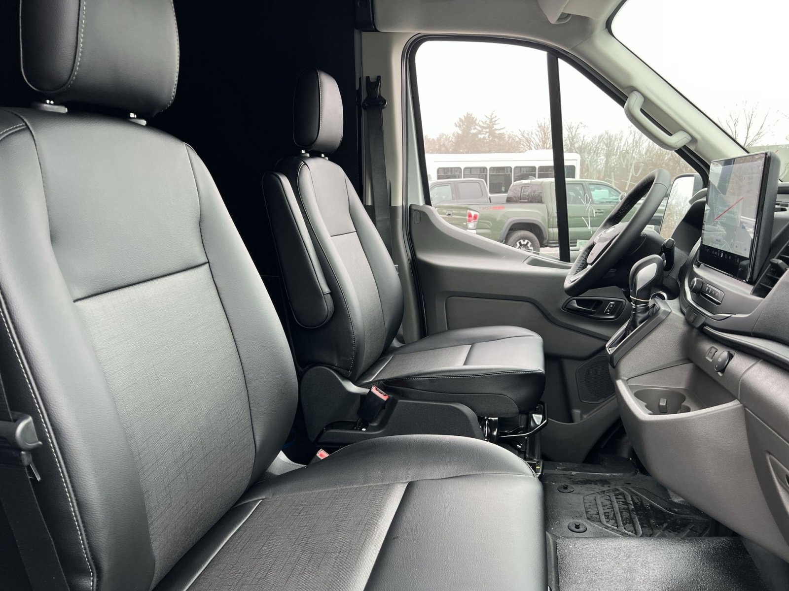 New 2026 Ford Transit 250 148 Medium Roof w/ Load Area Protection Package image 25