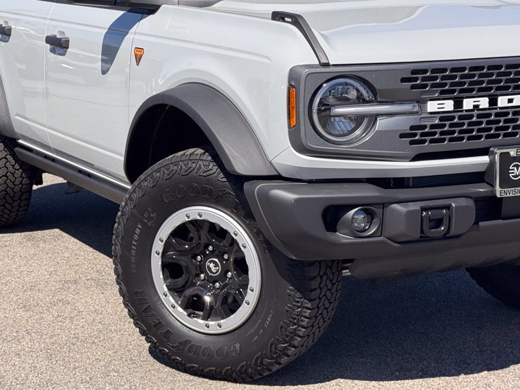 New 2026 Ford Bronco Badlands w/ Sasquatch Package AWD/4WD image 4