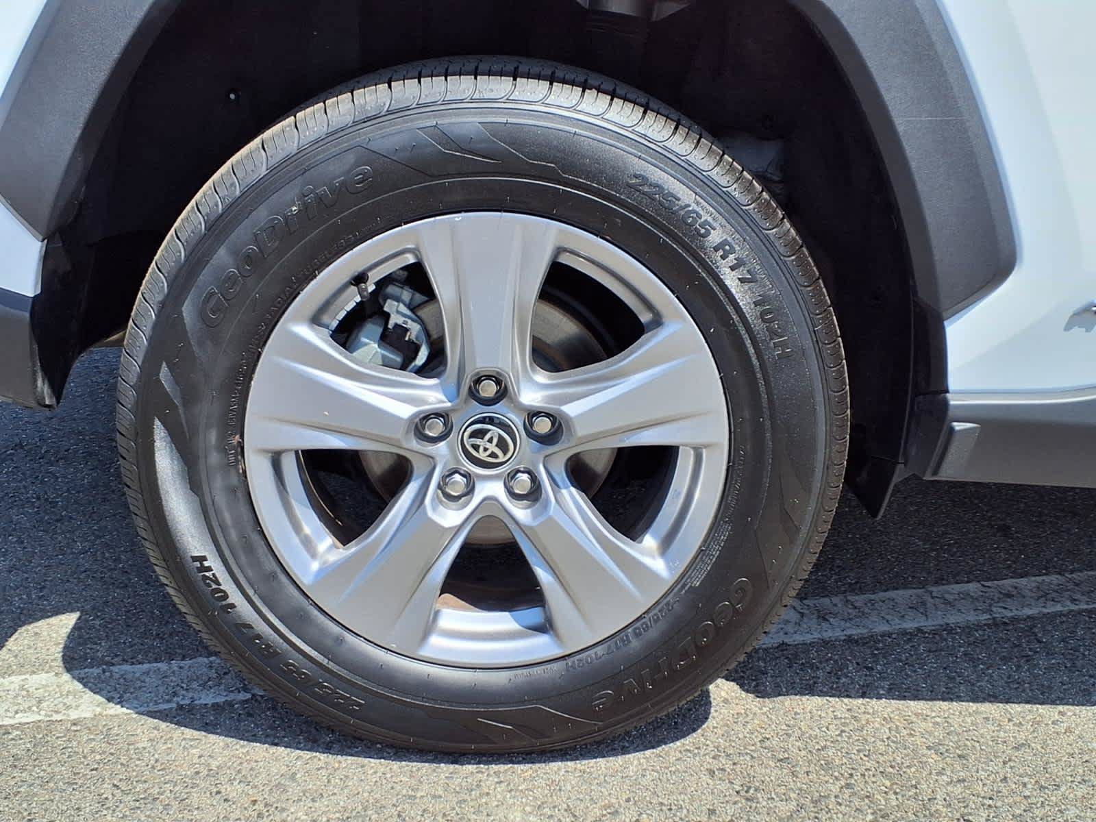 Certified 2025 Toyota RAV4 XLE AWD/4WD image 7