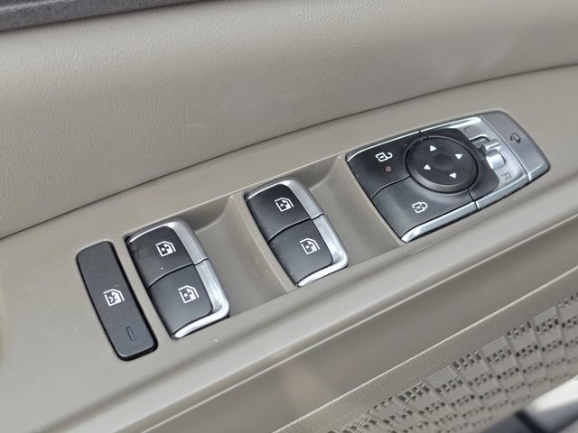 Used 2025 Kia Carnival EX FWD image 29