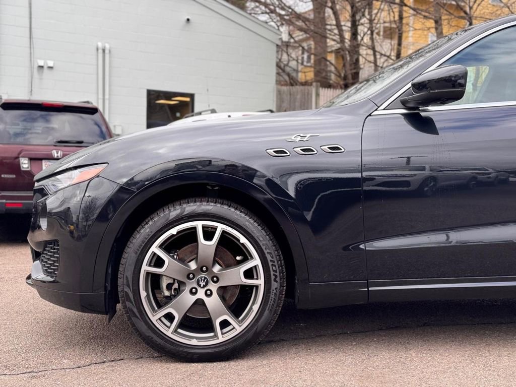 Used 2023 Maserati Levante GT AWD/4WD image 10
