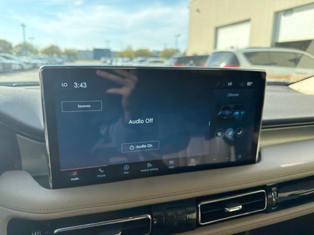 Used 2022 Lincoln Nautilus FWD w/ Premium Package image 23