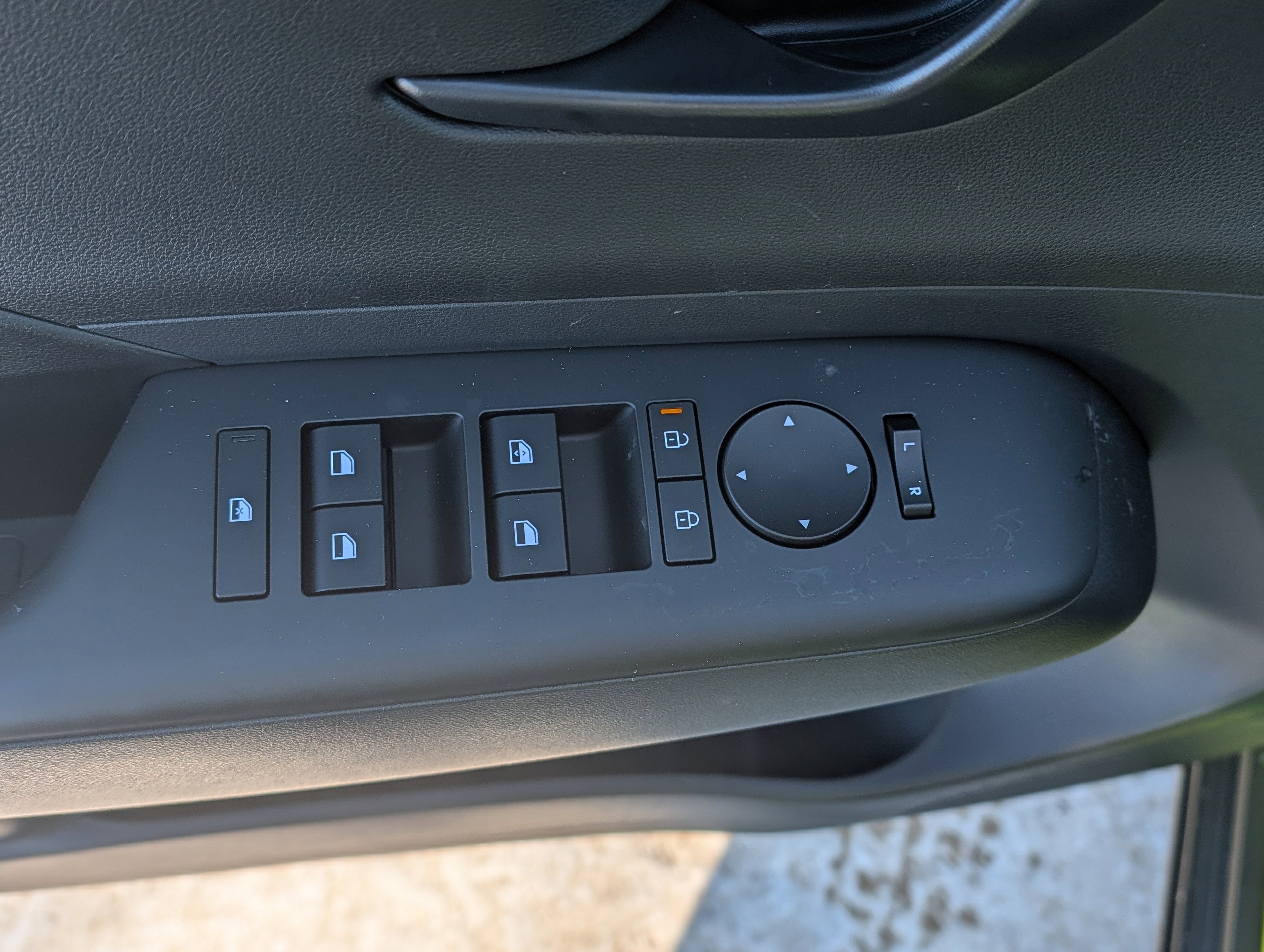 New 2026 Hyundai Kona SE image 11