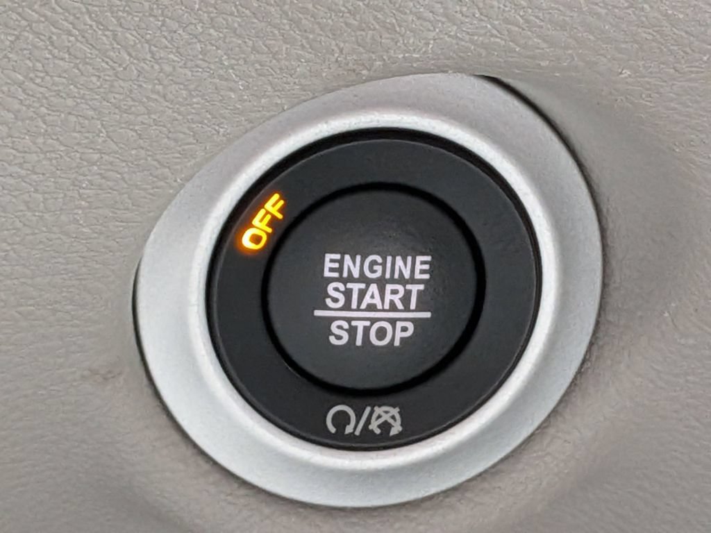 Used 2024 Chrysler Pacifica Touring-L FWD image 36