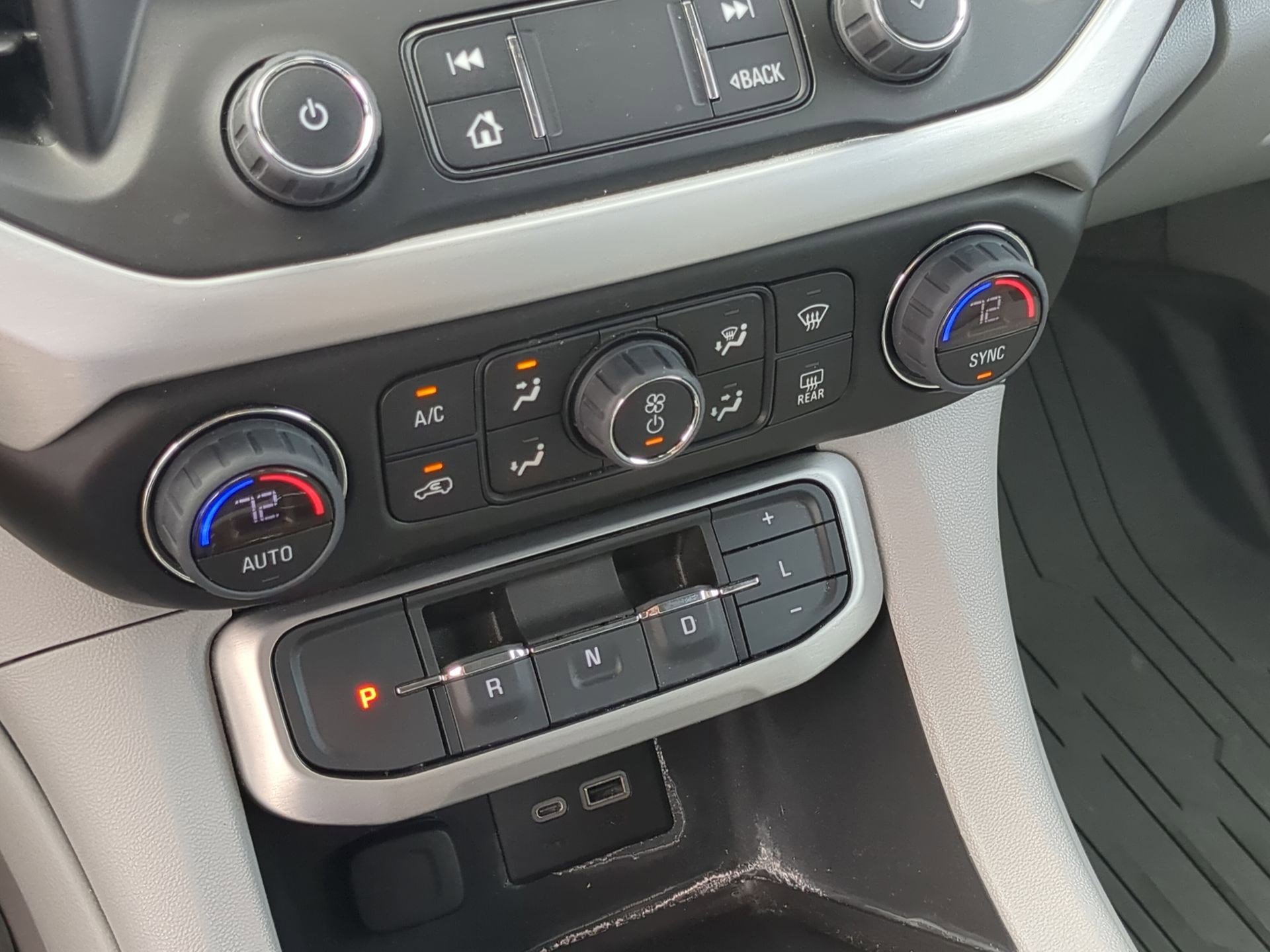 Used 2022 GMC Acadia SLE w/ Driver Convenience Package image 18