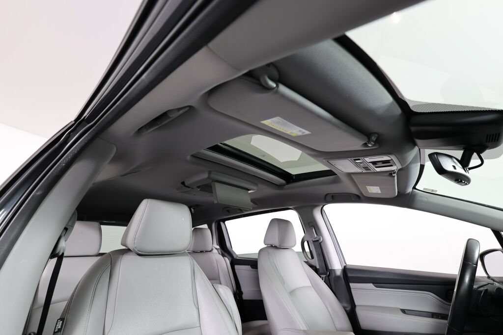 Used 2018 Honda Odyssey Touring image 40