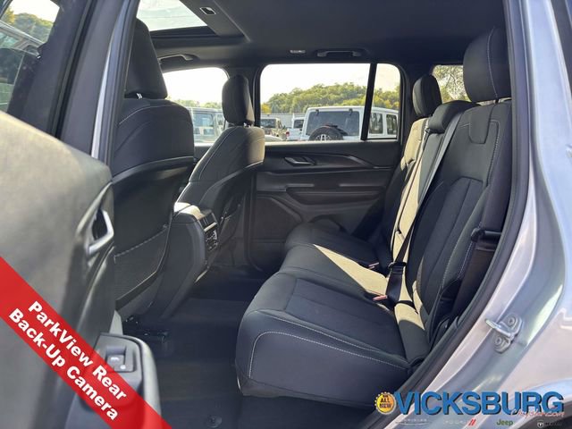 New 2025 Jeep Grand Cherokee Laredo w/ Luxury Tech Group I image 12