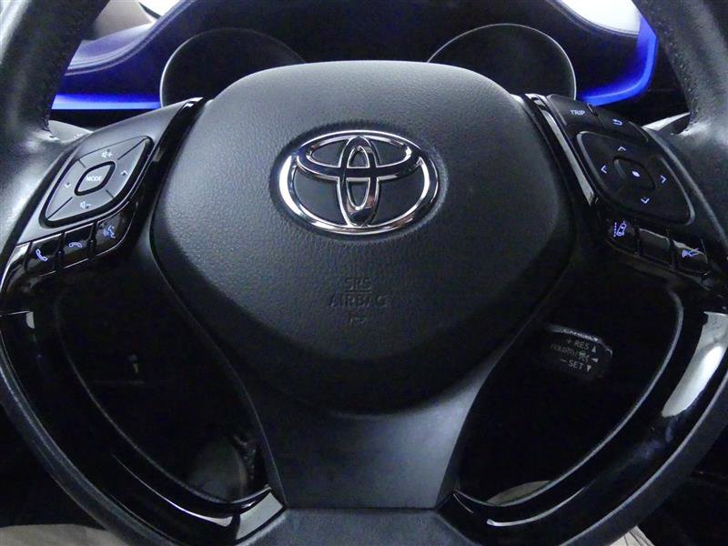 Used 2020 Toyota C-HR XLE image 14