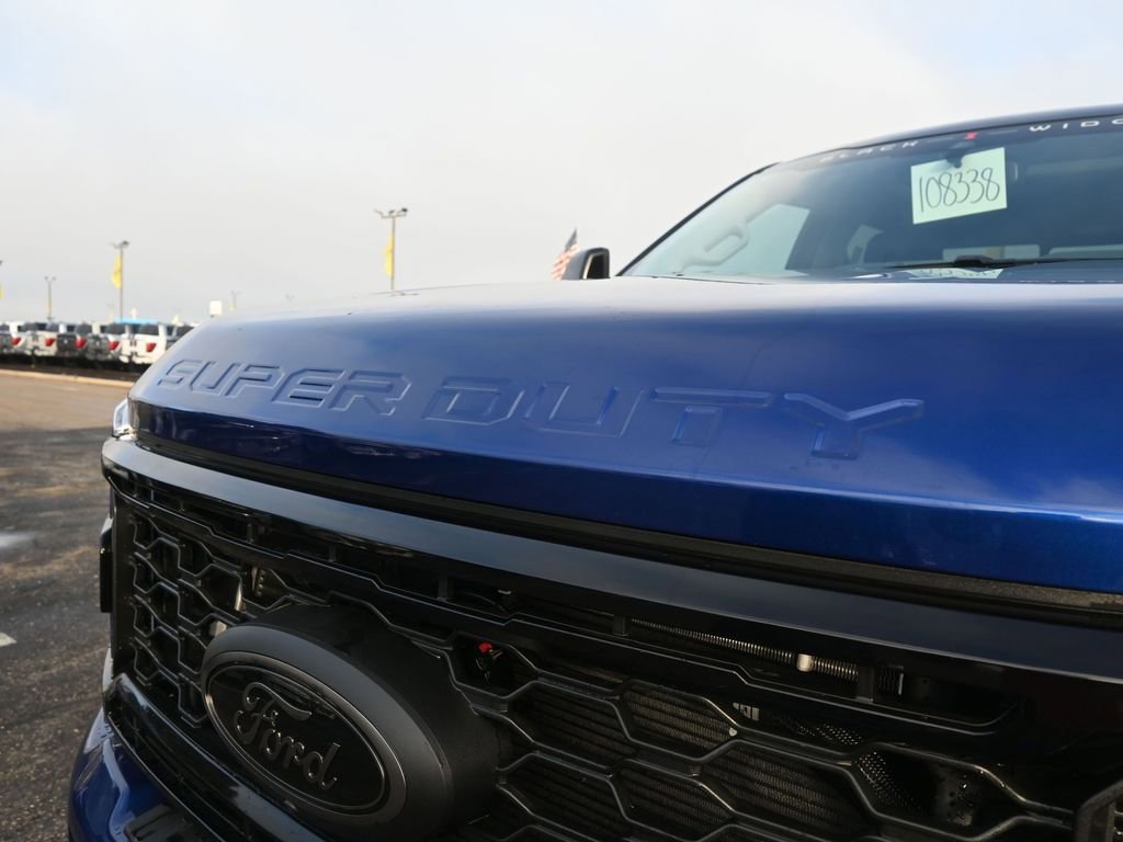 New 2026 Ford F250 Lariat w/ Black Appearance Package image 21