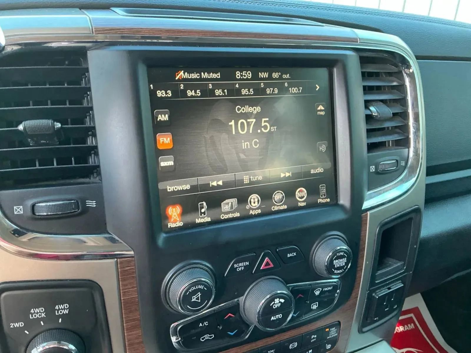 Used 2013 RAM 2500 Laramie image 28