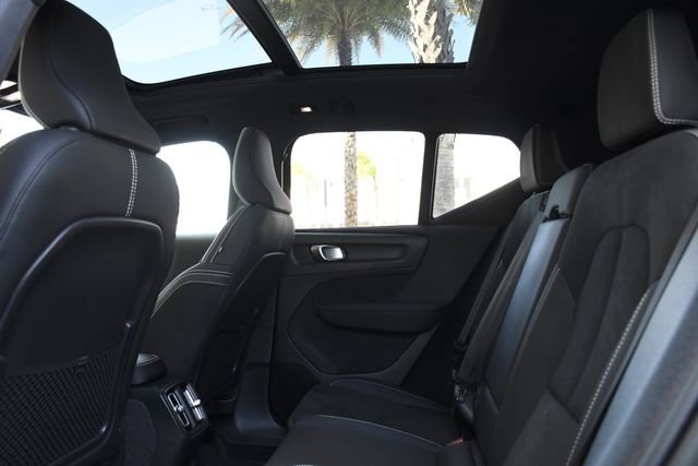 Used 2023 Volvo XC40 Recharge Plus image 25