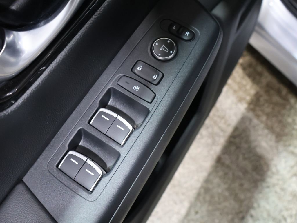 Used 2025 Honda CR-V EX-L image 13