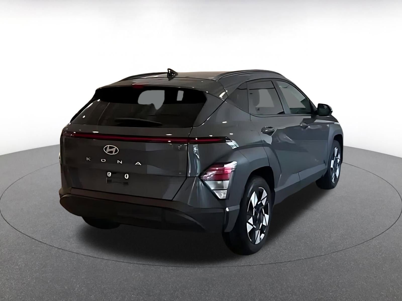 Used 2025 Hyundai Kona SEL FWD image 11