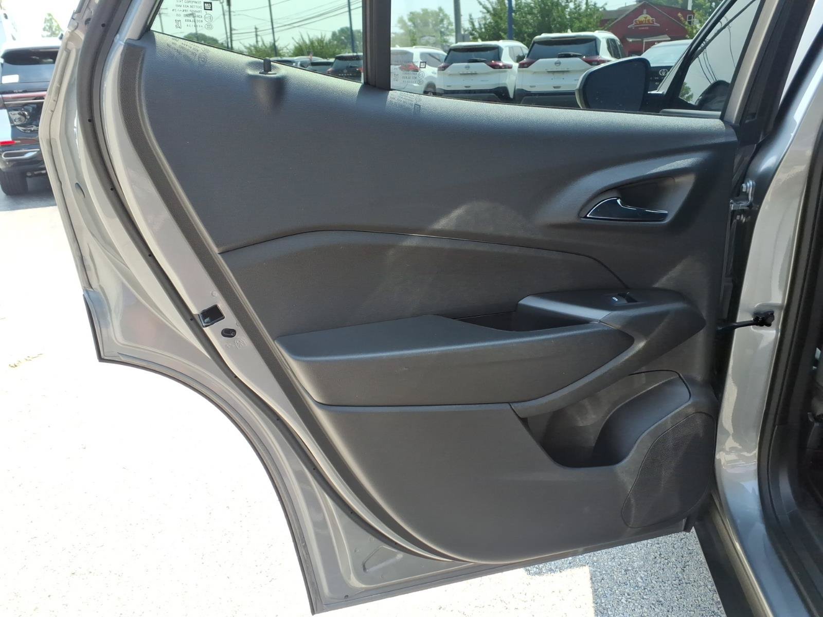 Used 2026 Chevrolet Trax RS w/ Driver Confidence Package FWD image 23