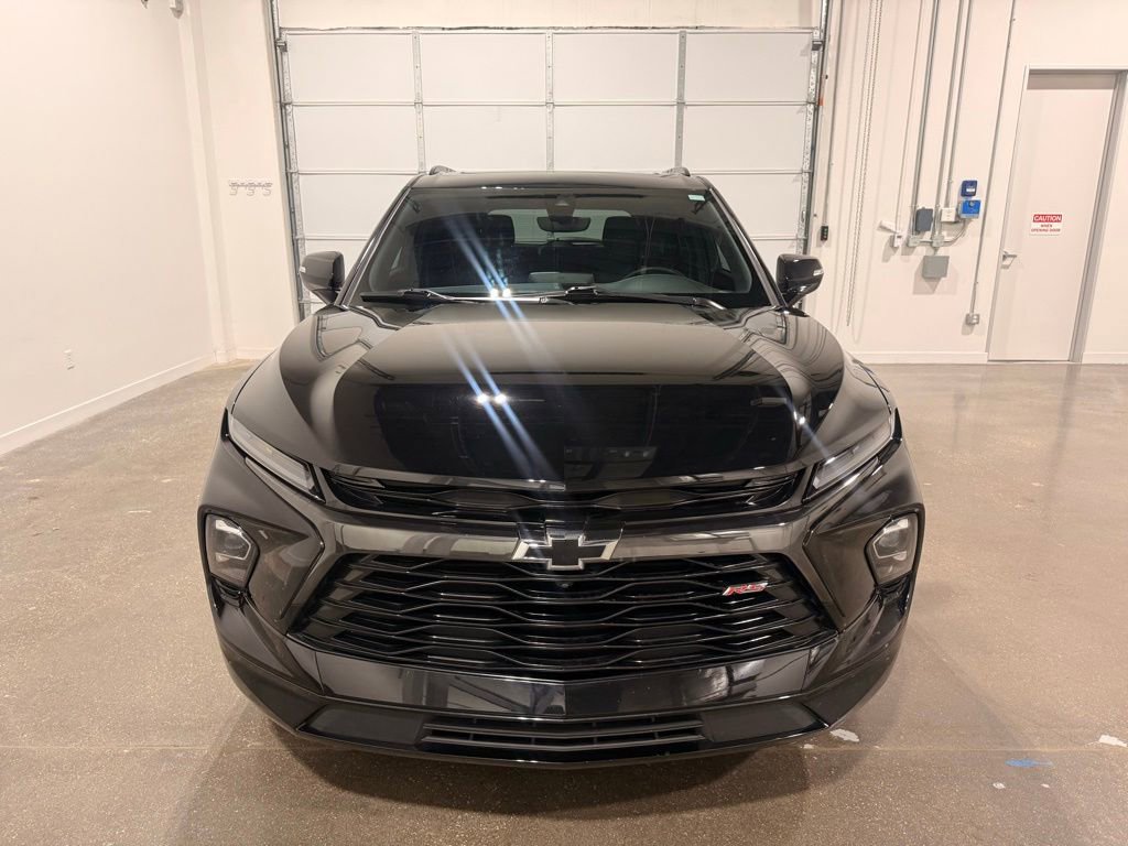 Used 2023 Chevrolet Blazer RS w/ Driver Confidence II Package FWD image 2