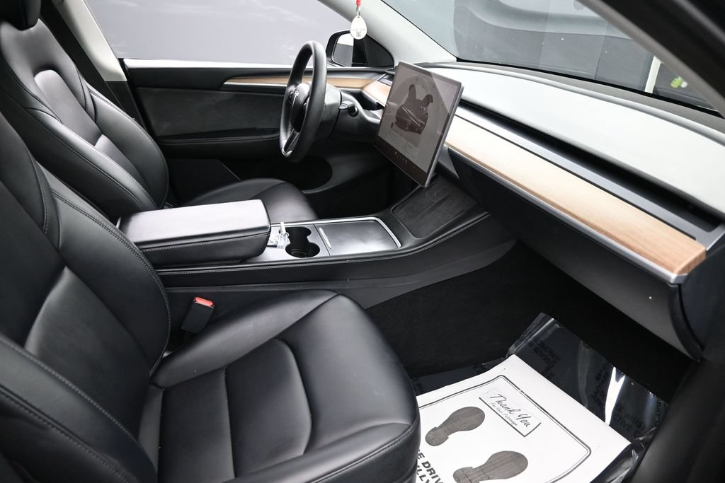 Used 2023 Tesla Model Y 2WD image 31
