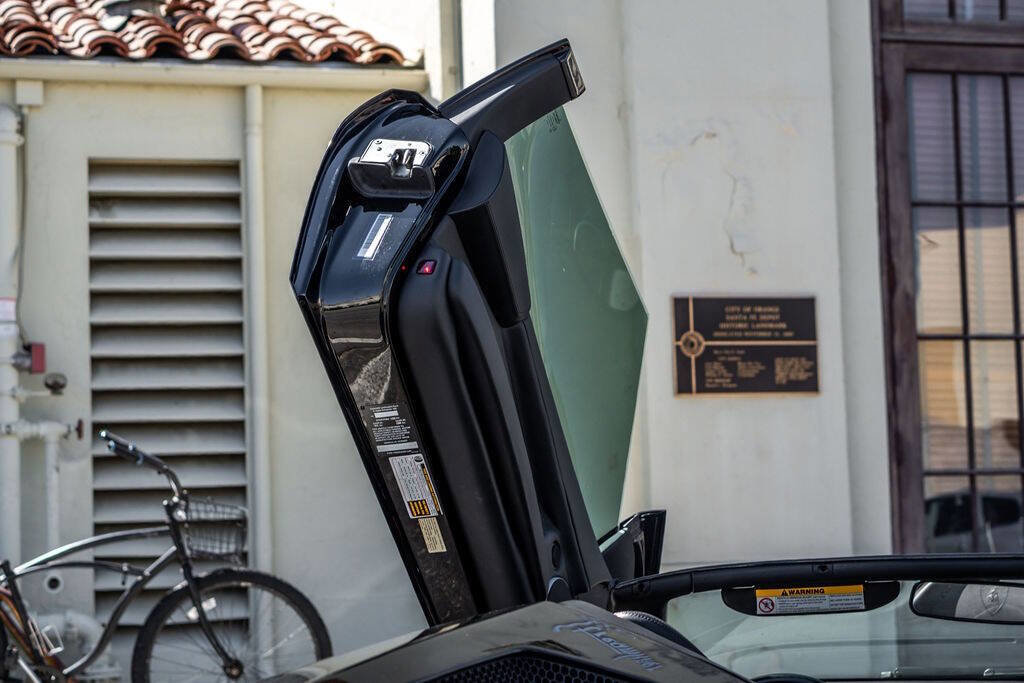 Used 2006 Lamborghini Murcielago Roadster image 93