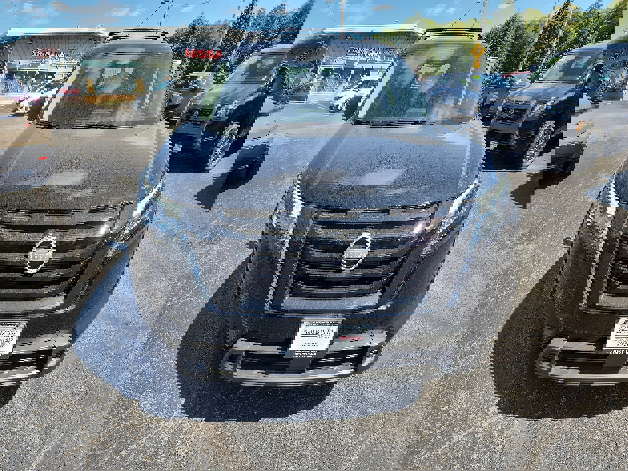 New 2025 Nissan Pathfinder SV w/ Black Appearance Package image 3