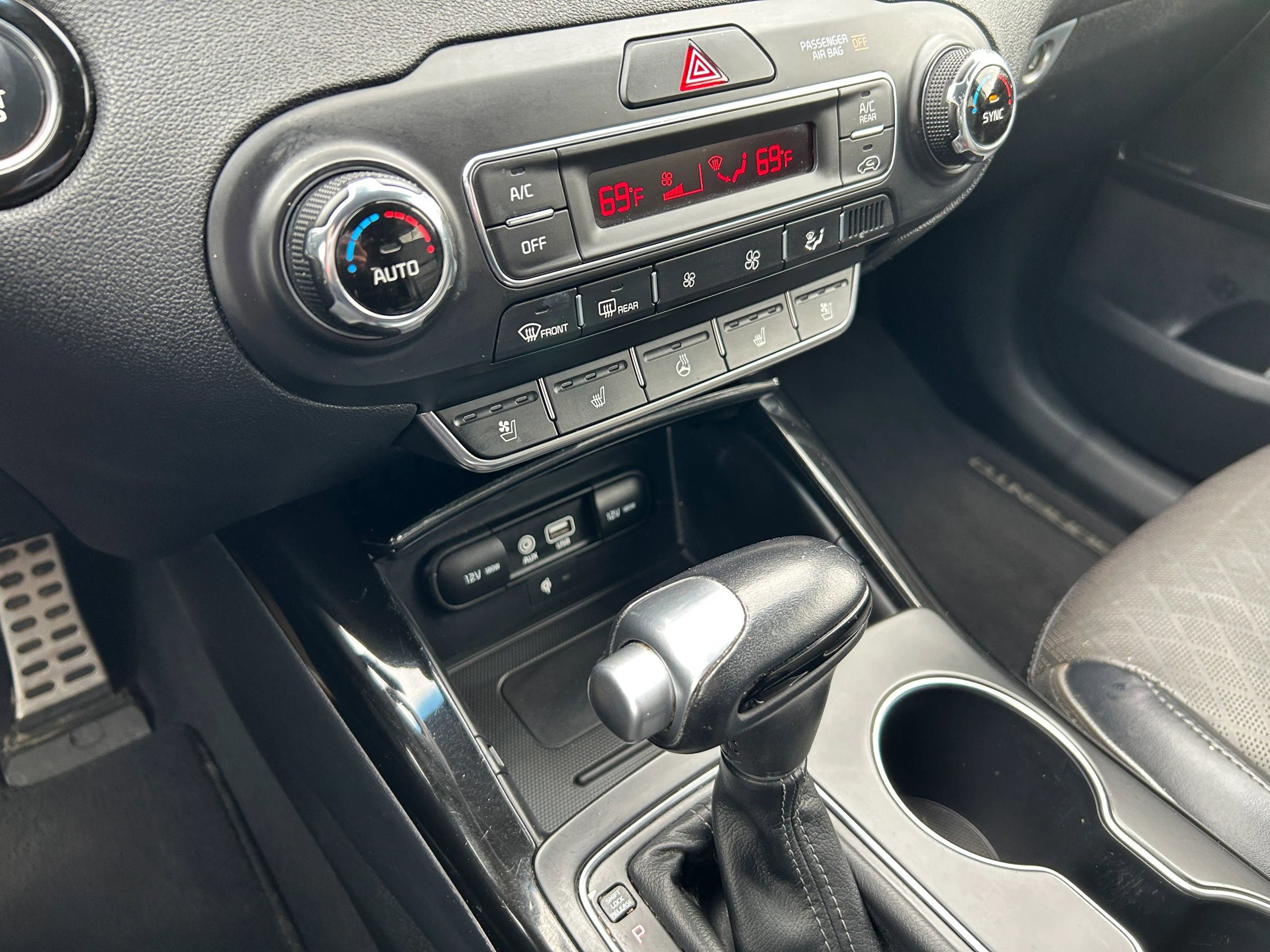 Used 2019 Kia Sorento SX image 9