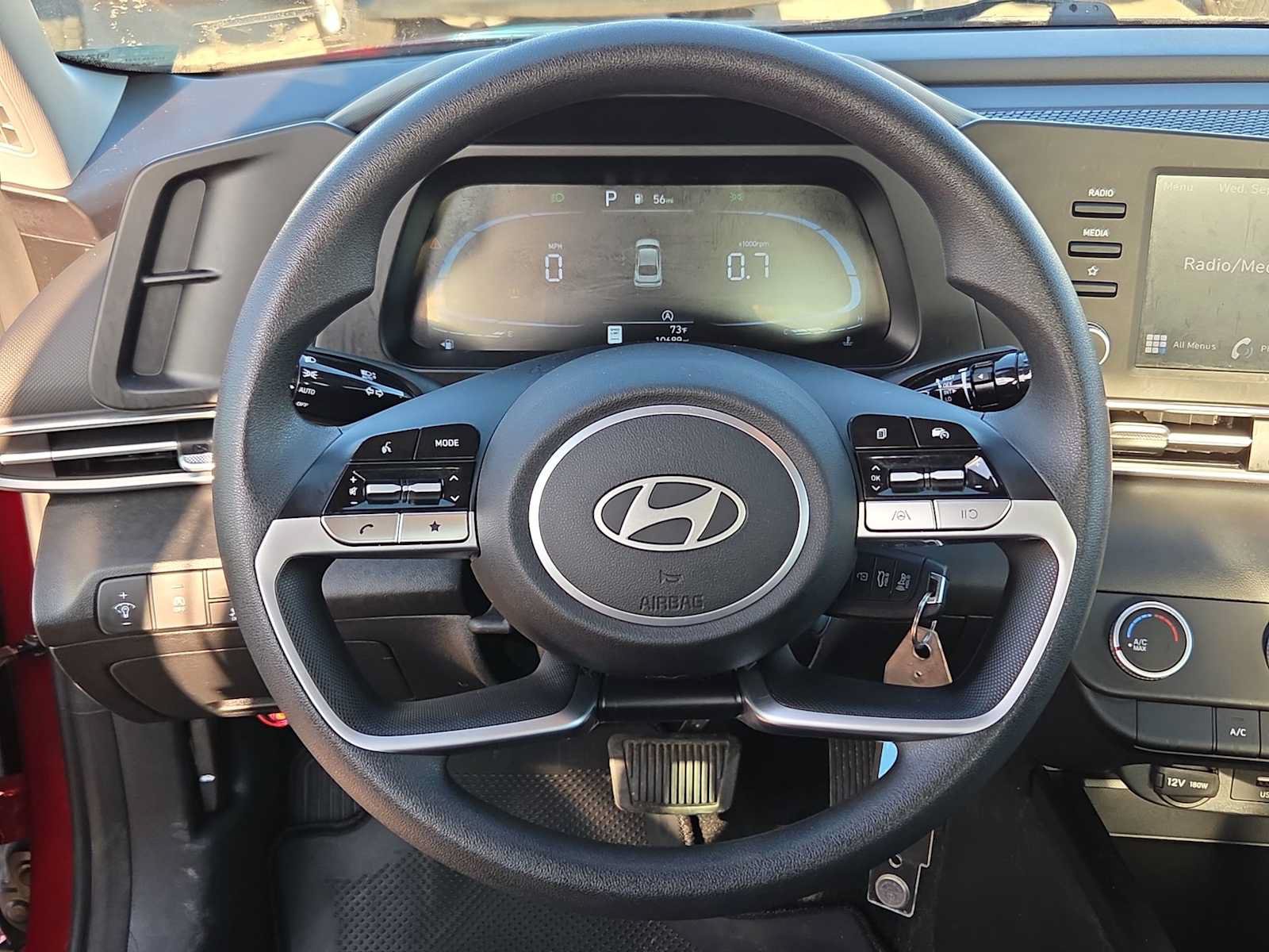 Used 2025 Hyundai Elantra SE FWD image 19