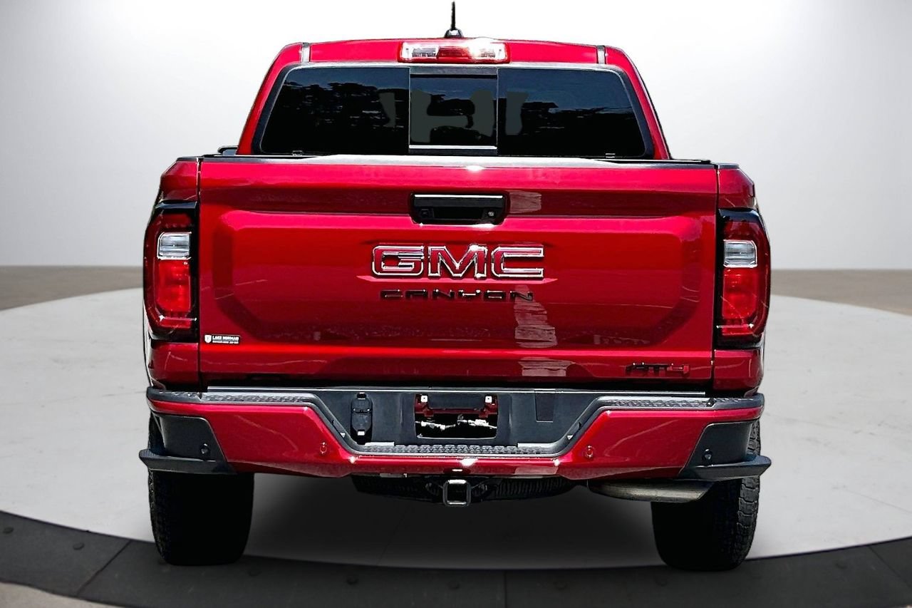 Used 2024 GMC Canyon AT4 w/ AT4 Premium Package AWD/4WD image 8