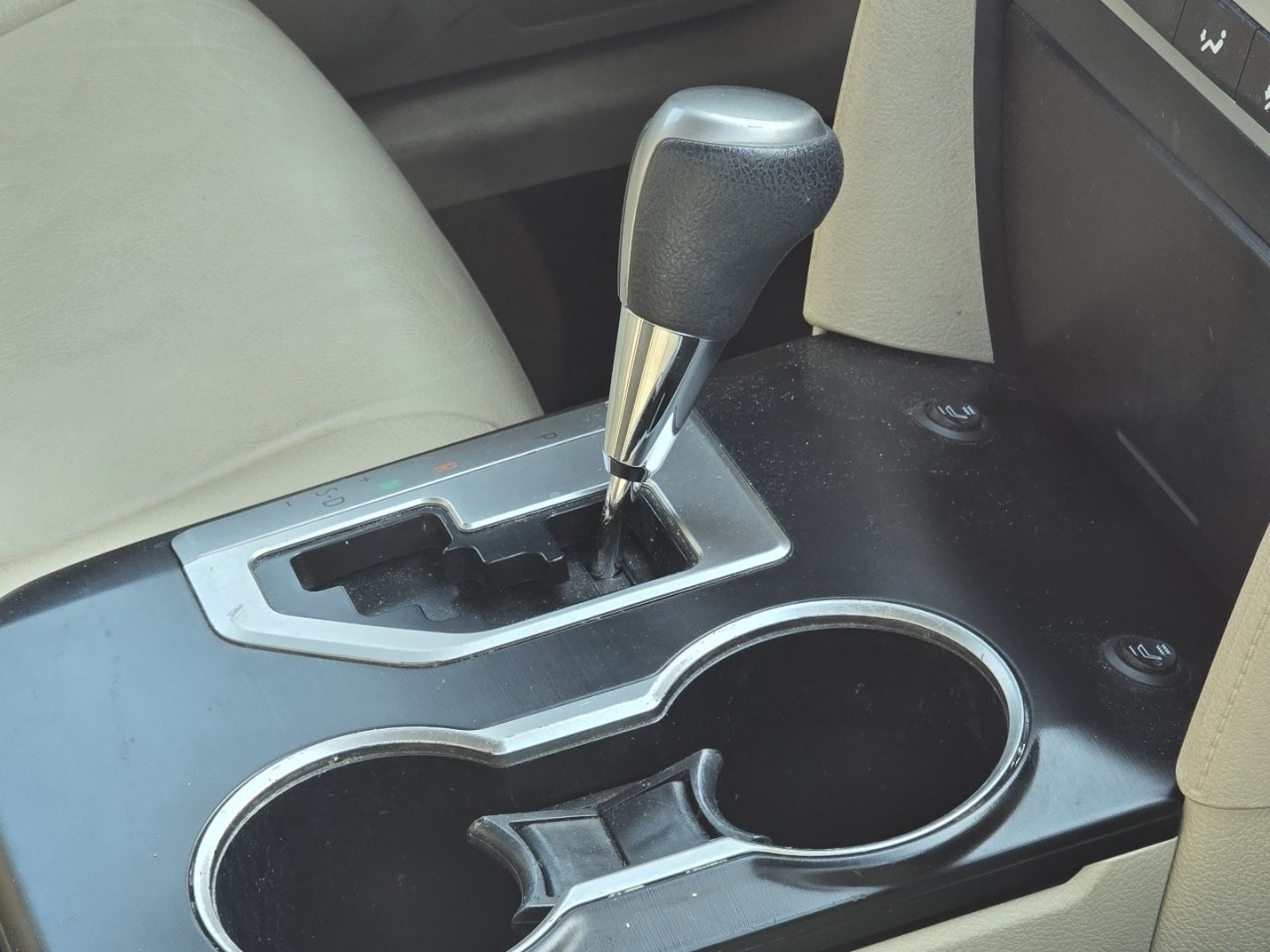 Used 2014 Toyota Camry LE FWD image 16